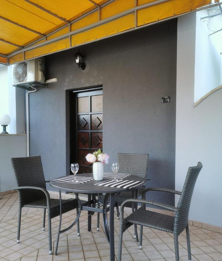 Apartments K&D Pula Luaran gambar